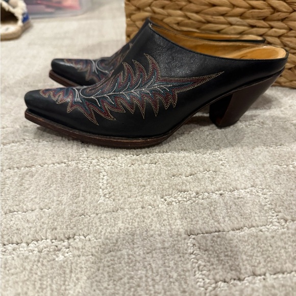 Black Ankle Boots with Intricate Stitching and Pointed Toe - Picture 3 of 8